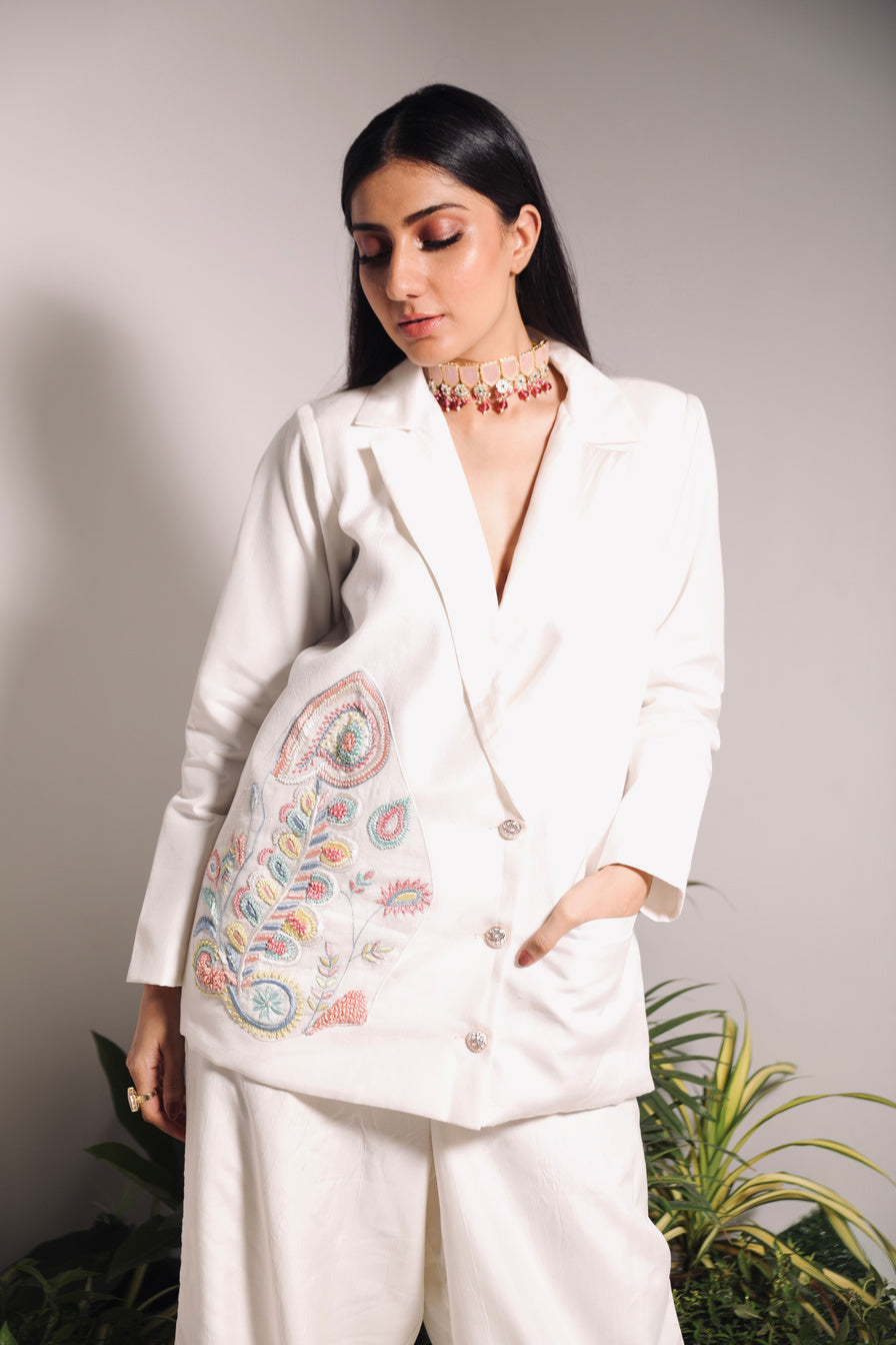 PASTEL EMBROIDERY WHITE BLAZER SET
